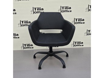Pasific Kuaför ve Müşteri Bekleme Koltuğu